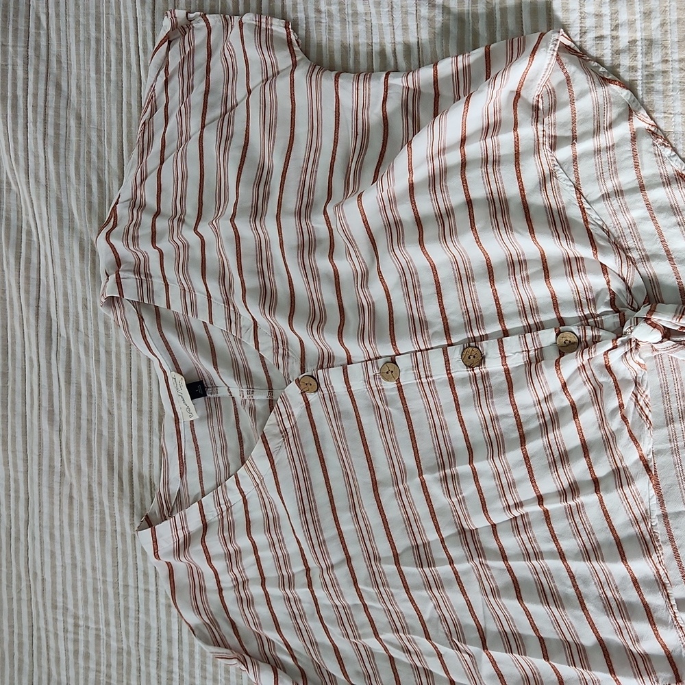 Universal thread lightweight striped top